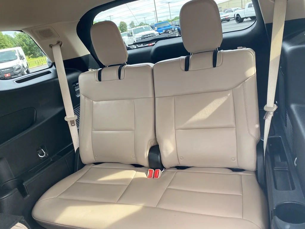 Used 2023 White Ford Limited image 39