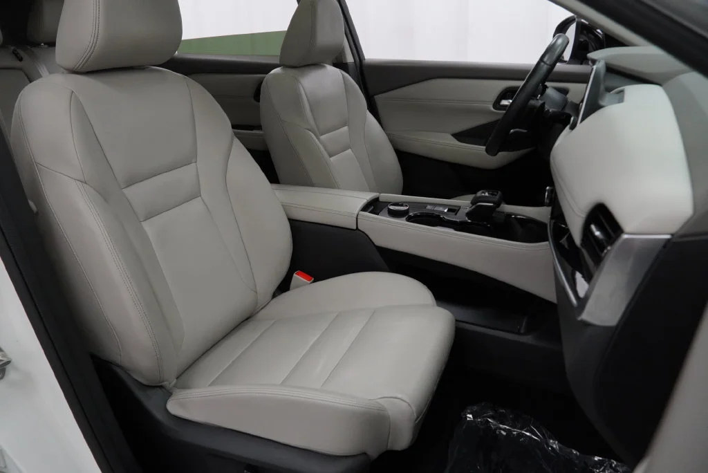Used 2023 Pearl White Trico Nissan SL image 40