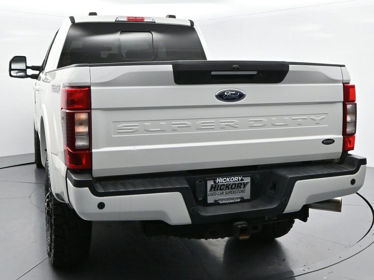 Used 2022 Star White Metallic Tri-Coat Ford LARIAT image 6