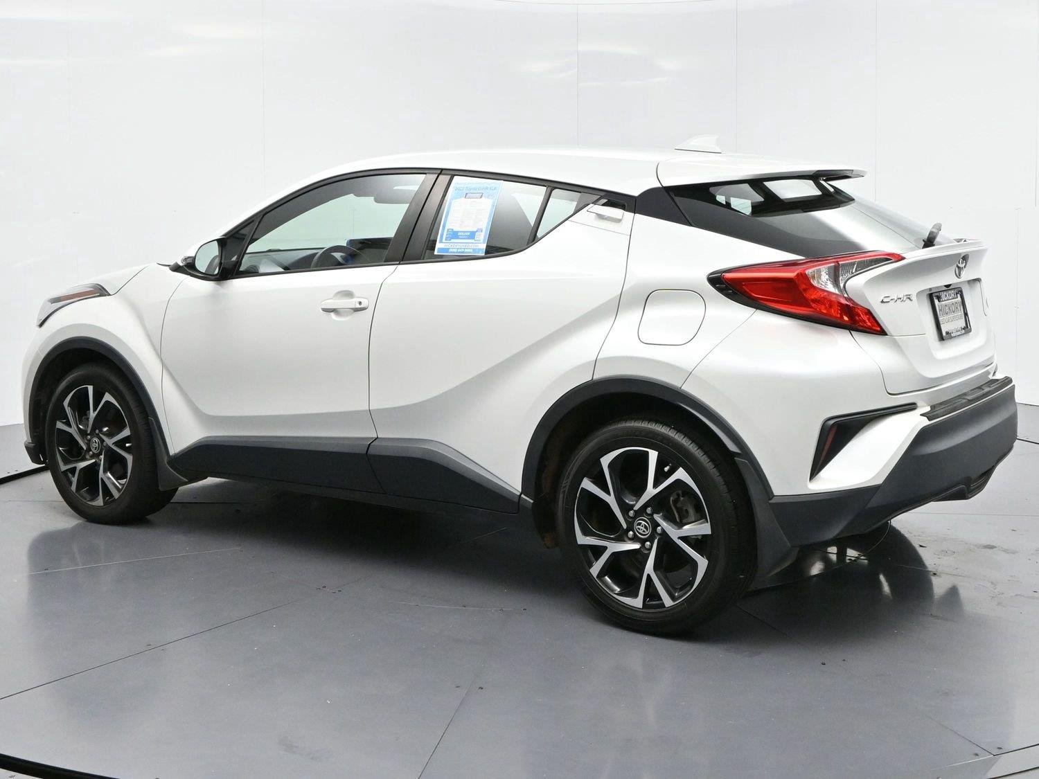 Used 2022 Wind Chill Pearl Toyota XLE image 5