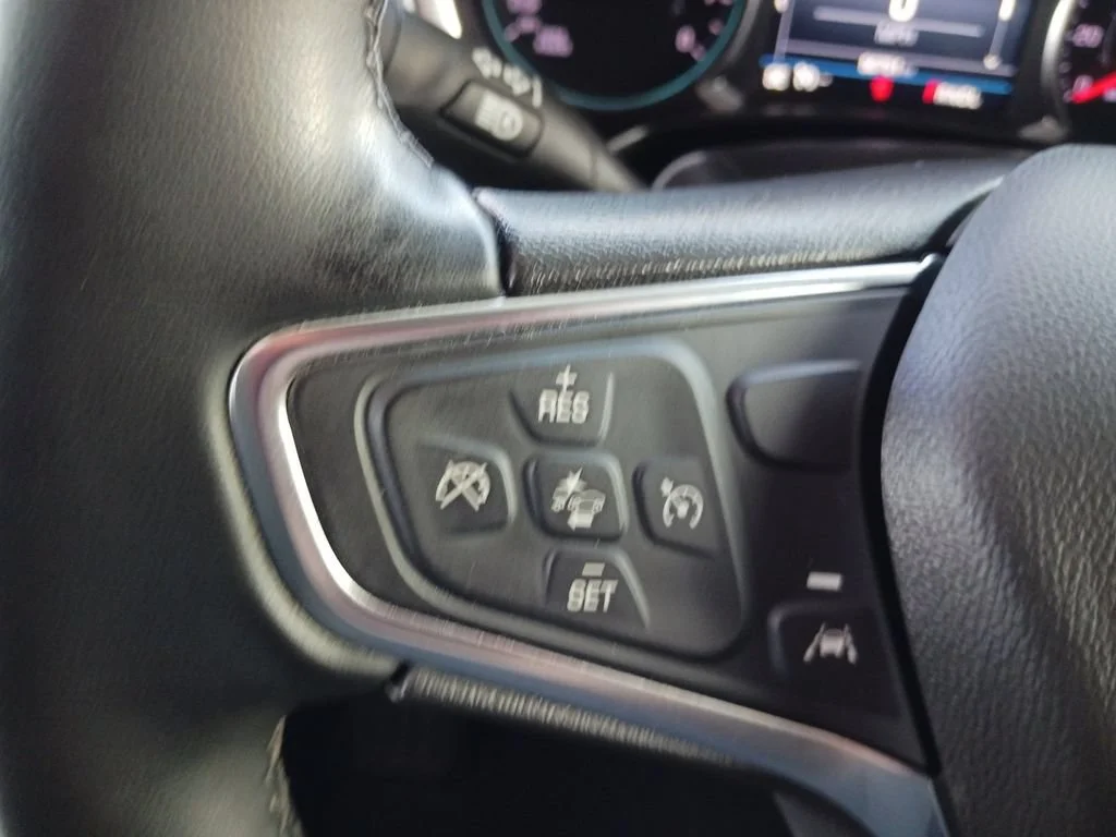 Used 2024 Summit White Chevrolet LT image 32