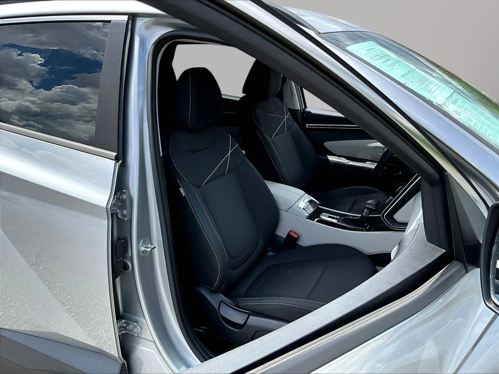 Used 2022 Silver Hyundai SEL image 27