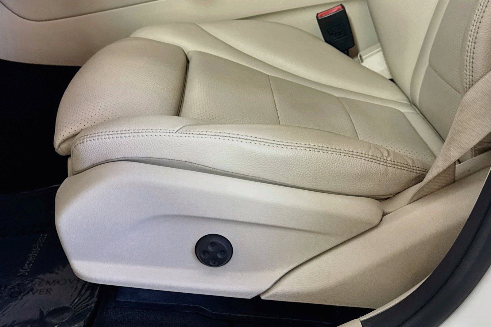 Used 2018 Polar White Mercedes-Benz GLC 300 image 18