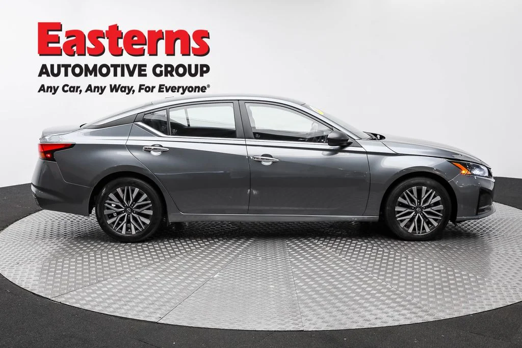 Used 2024 Gray Nissan 2.5 SV image 4