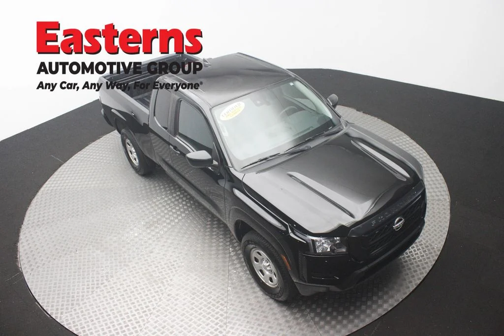 Used 2022 Black Nissan S image 3