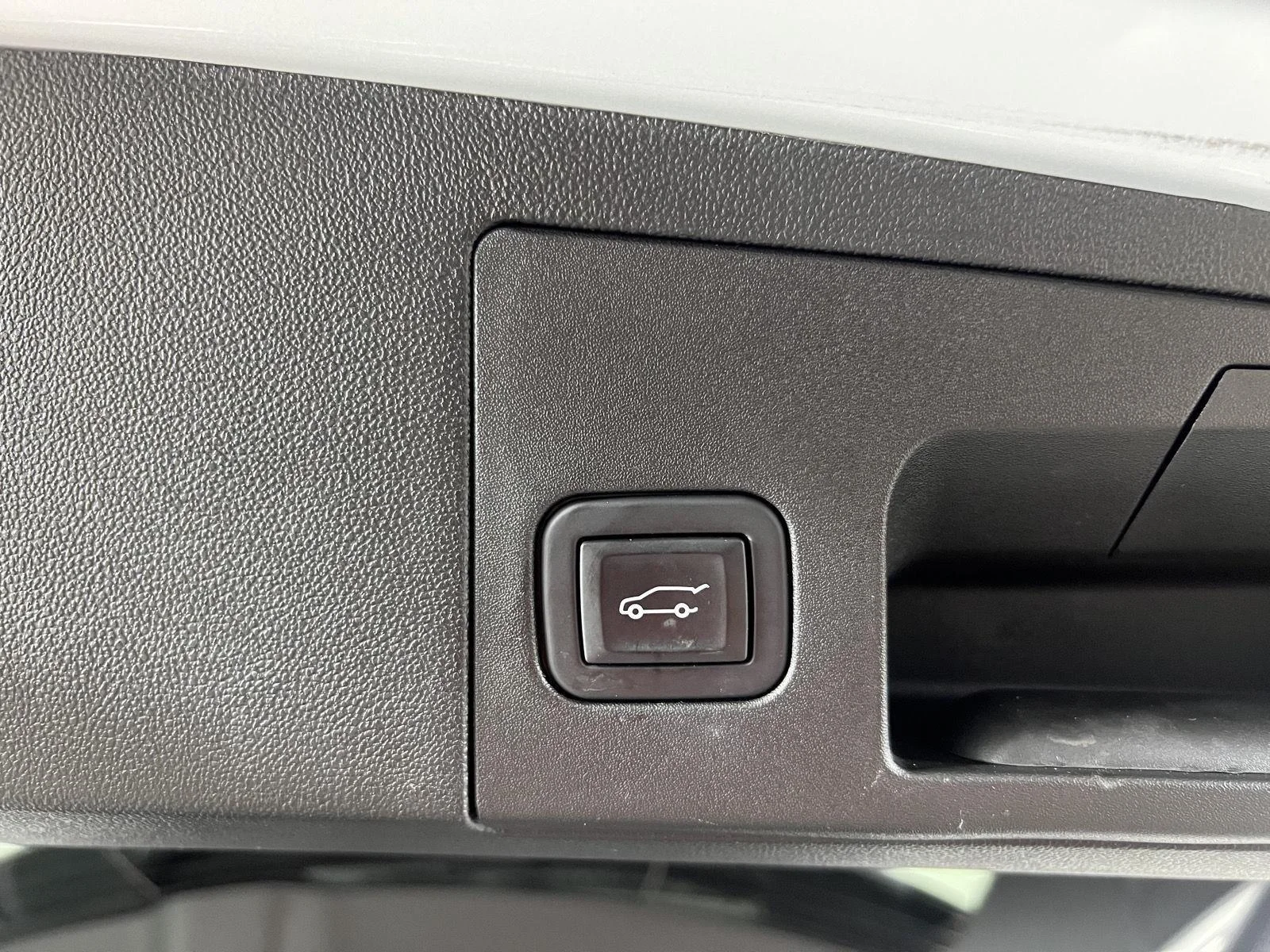 Used 2023 Crystal White Tricoat Cadillac AWD Sport image 30