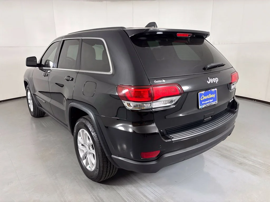 Used 2022 Black Jeep Laredo E image 6