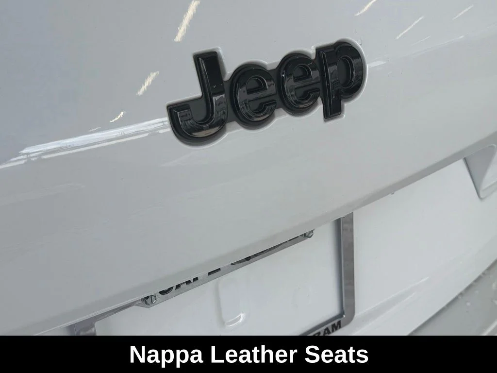 New 2026 Bright White Clear-Coat Exterior Paint Jeep Limited Reserve image 35