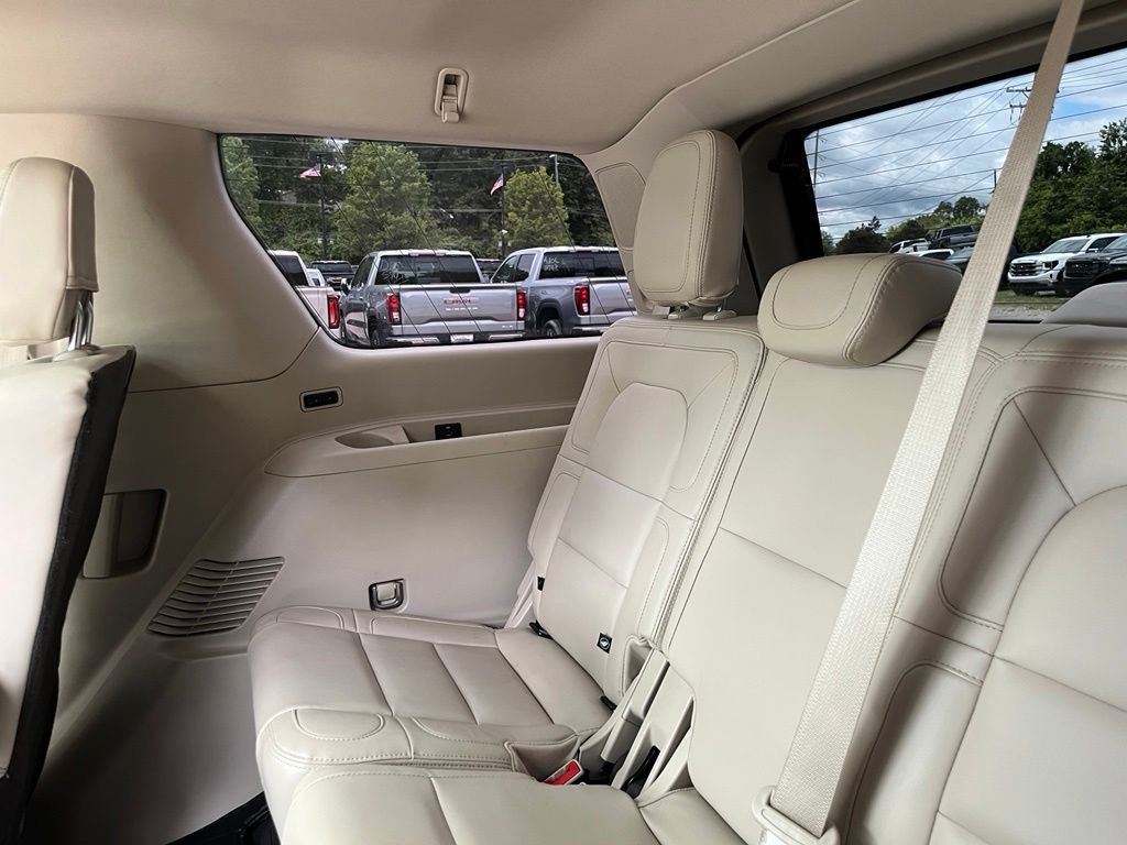 Used 2020 White Lincoln Reserve image 32