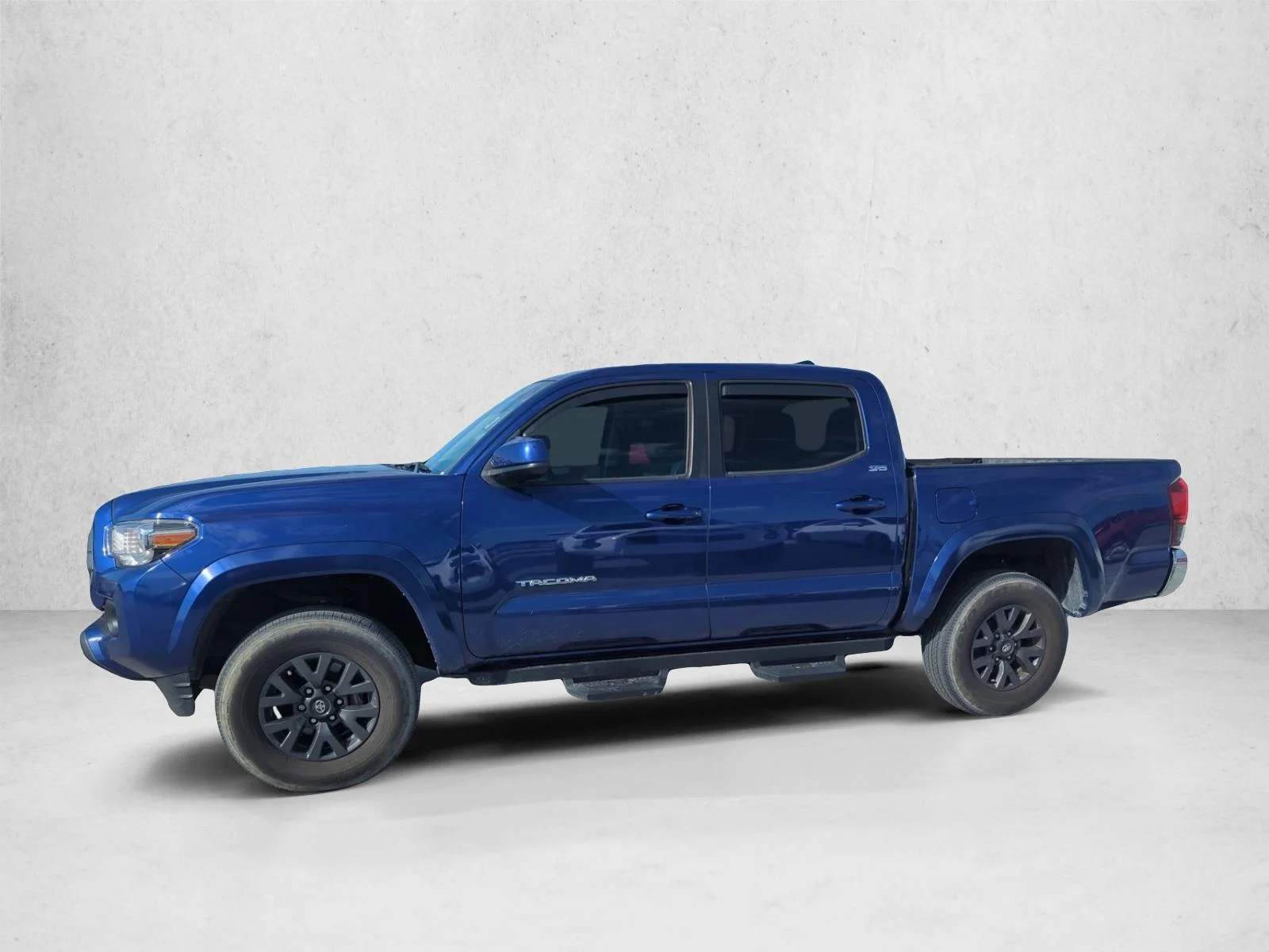 Used 2023 Blue Crush Metallic Toyota SR5 image 6