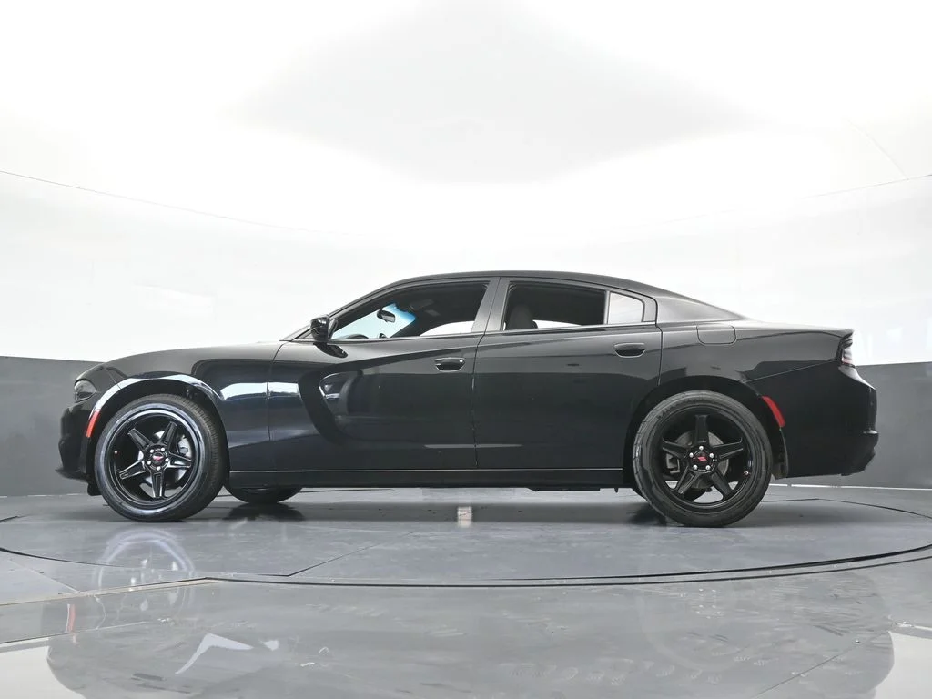 Used 2023 Pitch Black Clearcoat Dodge SXT image 50