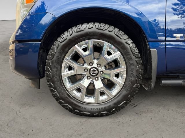 Used 2021 Blue Nissan SV image 9