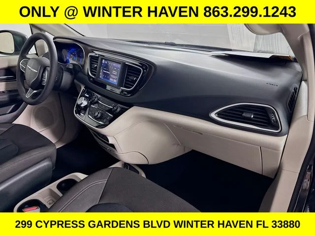 Used 2024 Black Chrysler LX image 30
