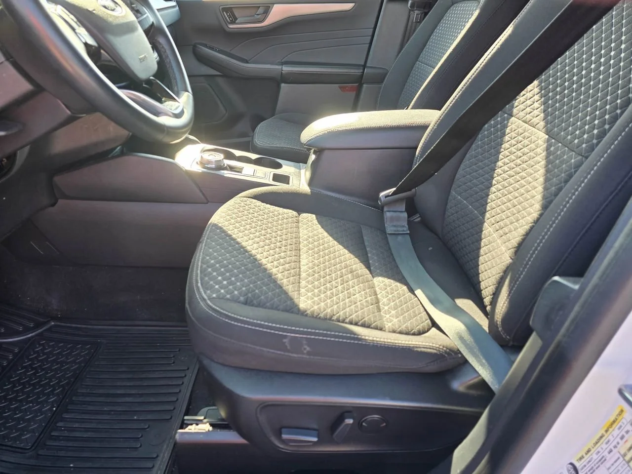 Used 2023 White Ford Active image 9