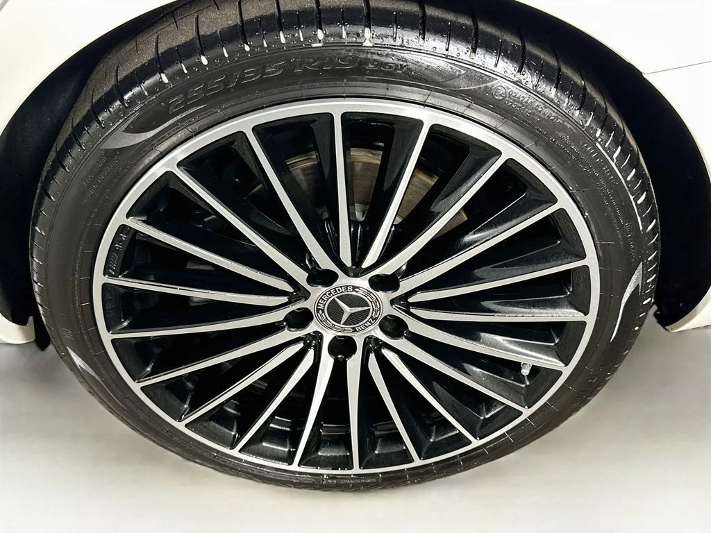 Used 2026  Mercedes-Benz C 300 image 32
