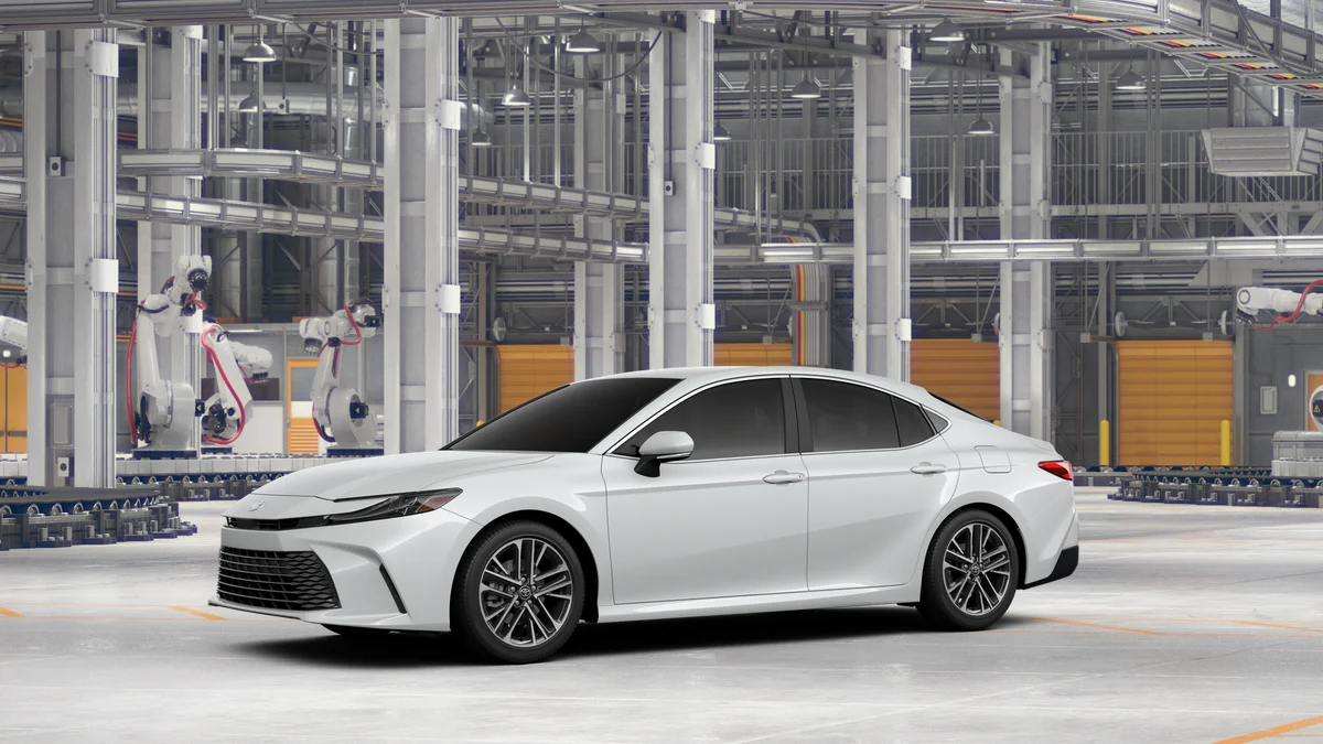New 2026 Wind Chill Pearl Toyota XLE image 2