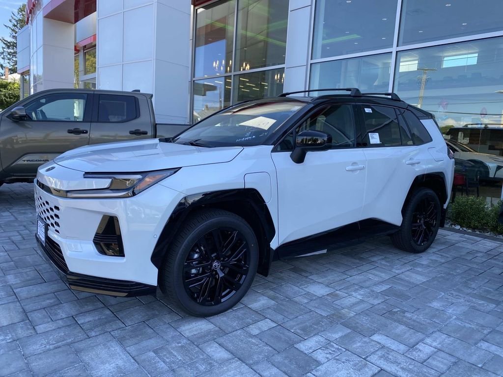 New 2026 Wind Chill Pearl with Midnight Black Metallic roof Toyota XSE image 3