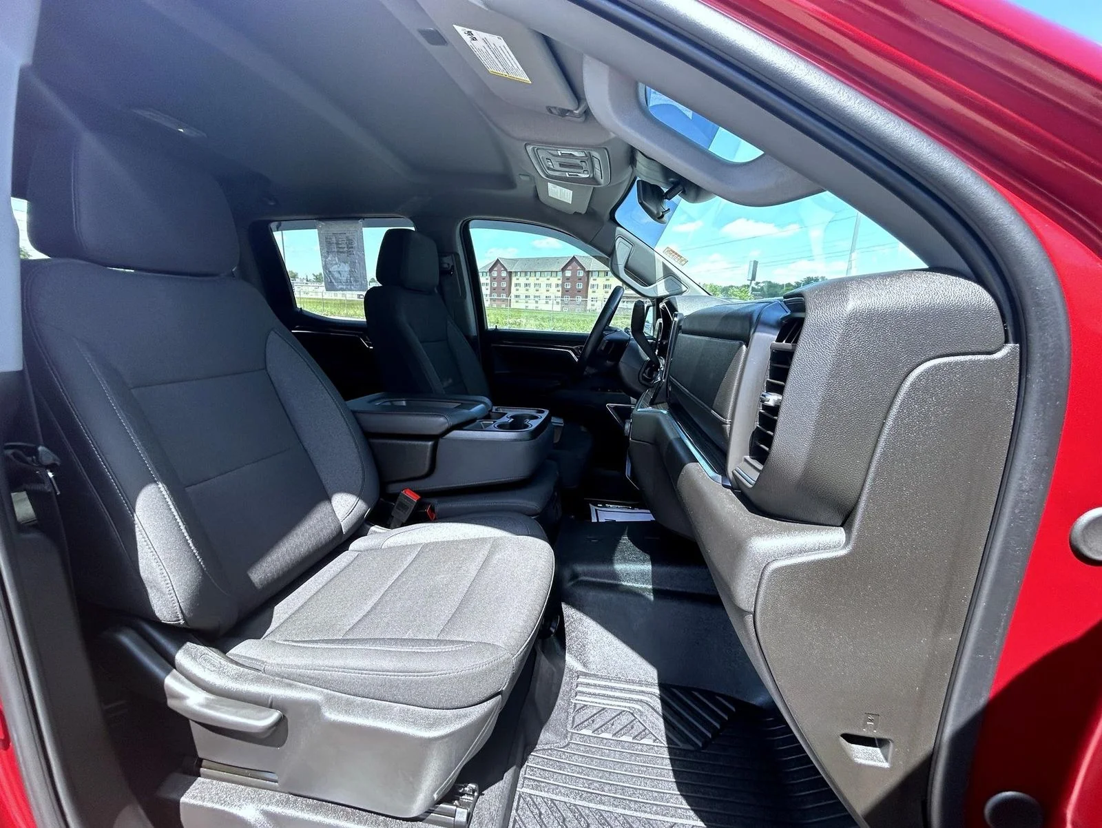 2024 Chevrolet Silverado 1500 LT - Photo 16