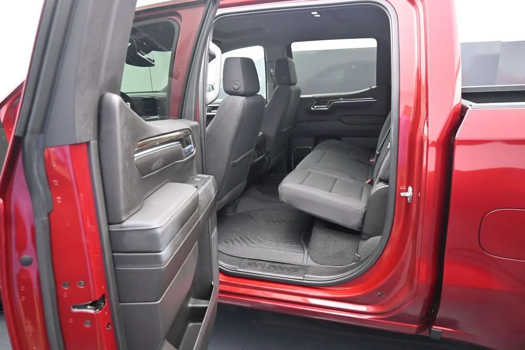Used 2023 Red Chevrolet RST image 17