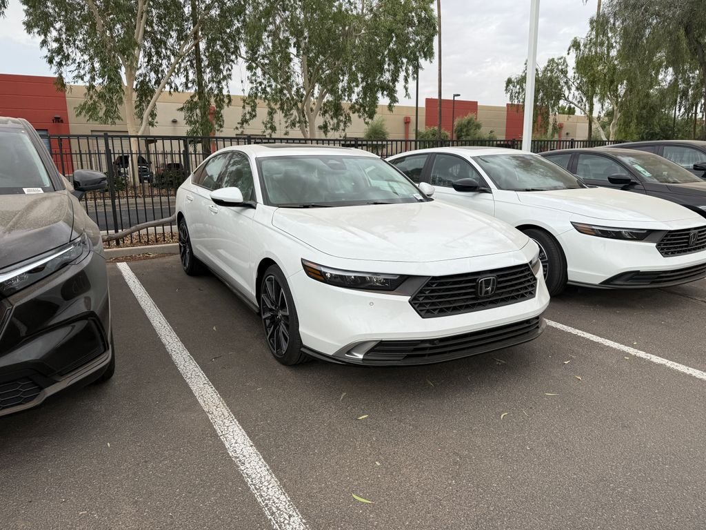 New 2026 Platinum White Pearl Honda Touring image 3
