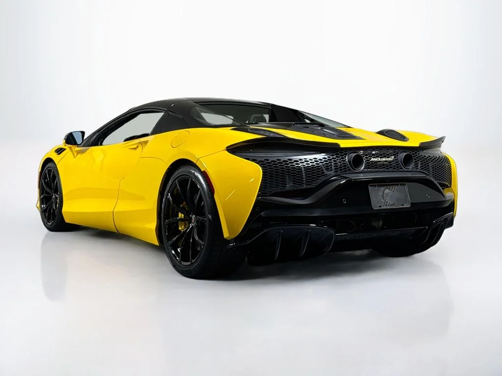 Used 2025 Volcano Yellow McLaren Performance image 3