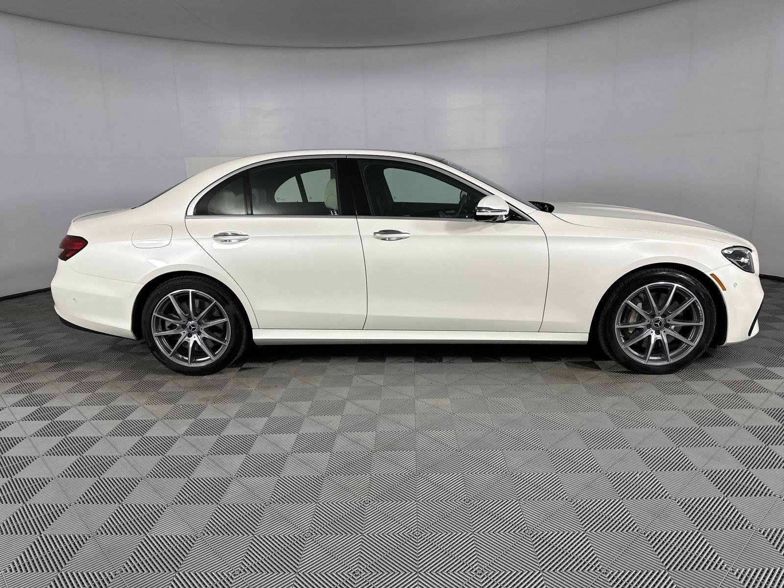 Used 2023 MANUFAKTUR Diamond White Mercedes-Benz E 450 image 23