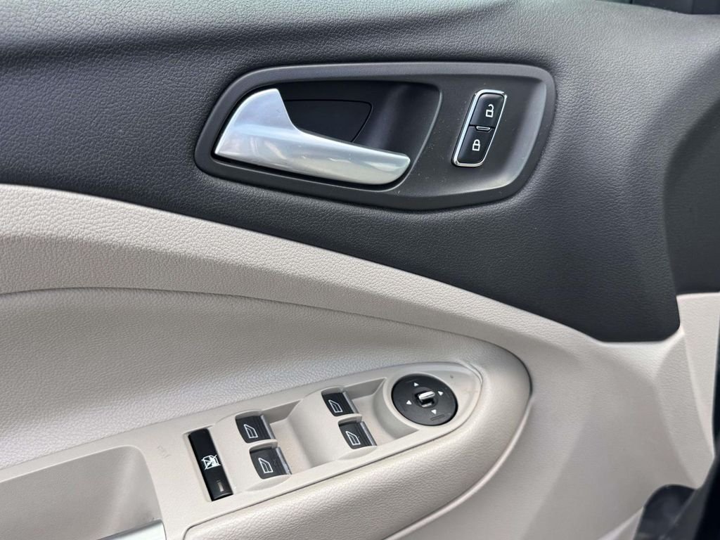 Used 2015 Gray Ford SE image 27
