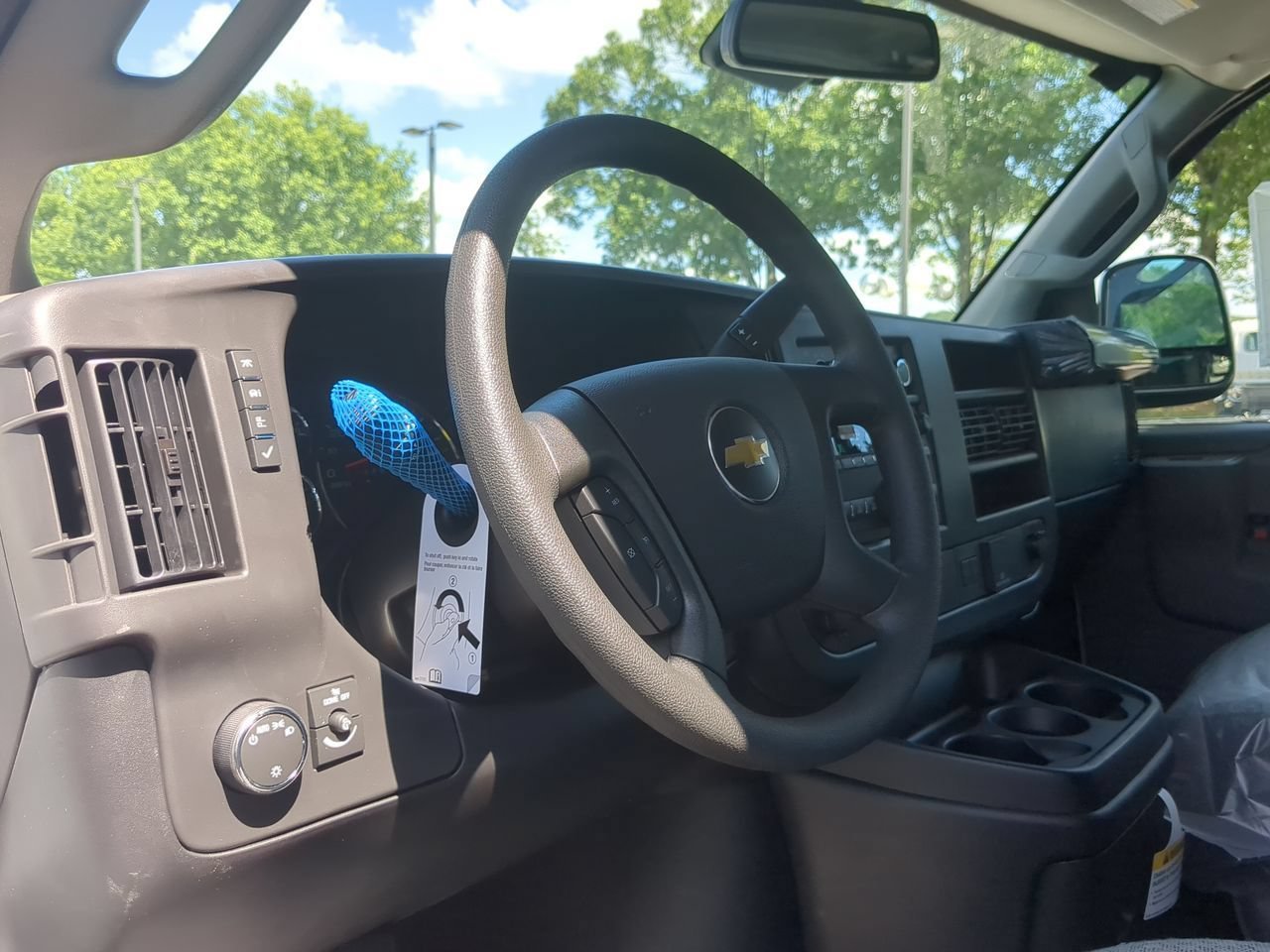 2026 Chevrolet Express Cargo Work Van - Photo 10