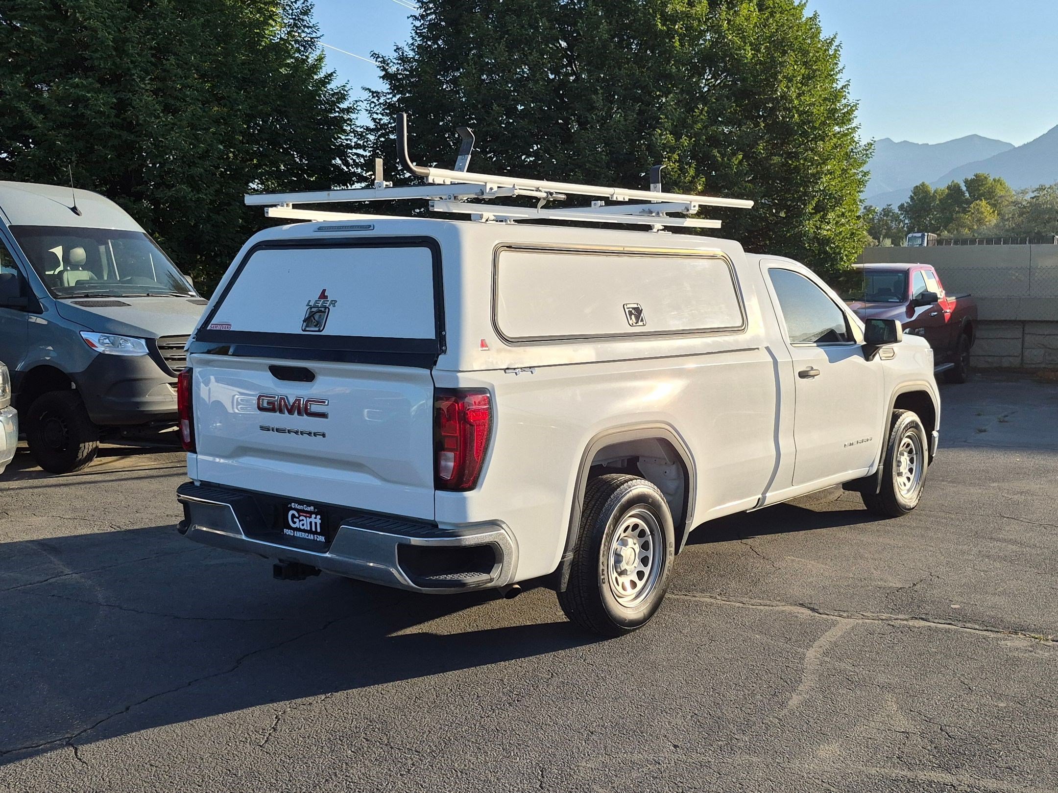 Used 2022 Summit White GMC Pro image 3