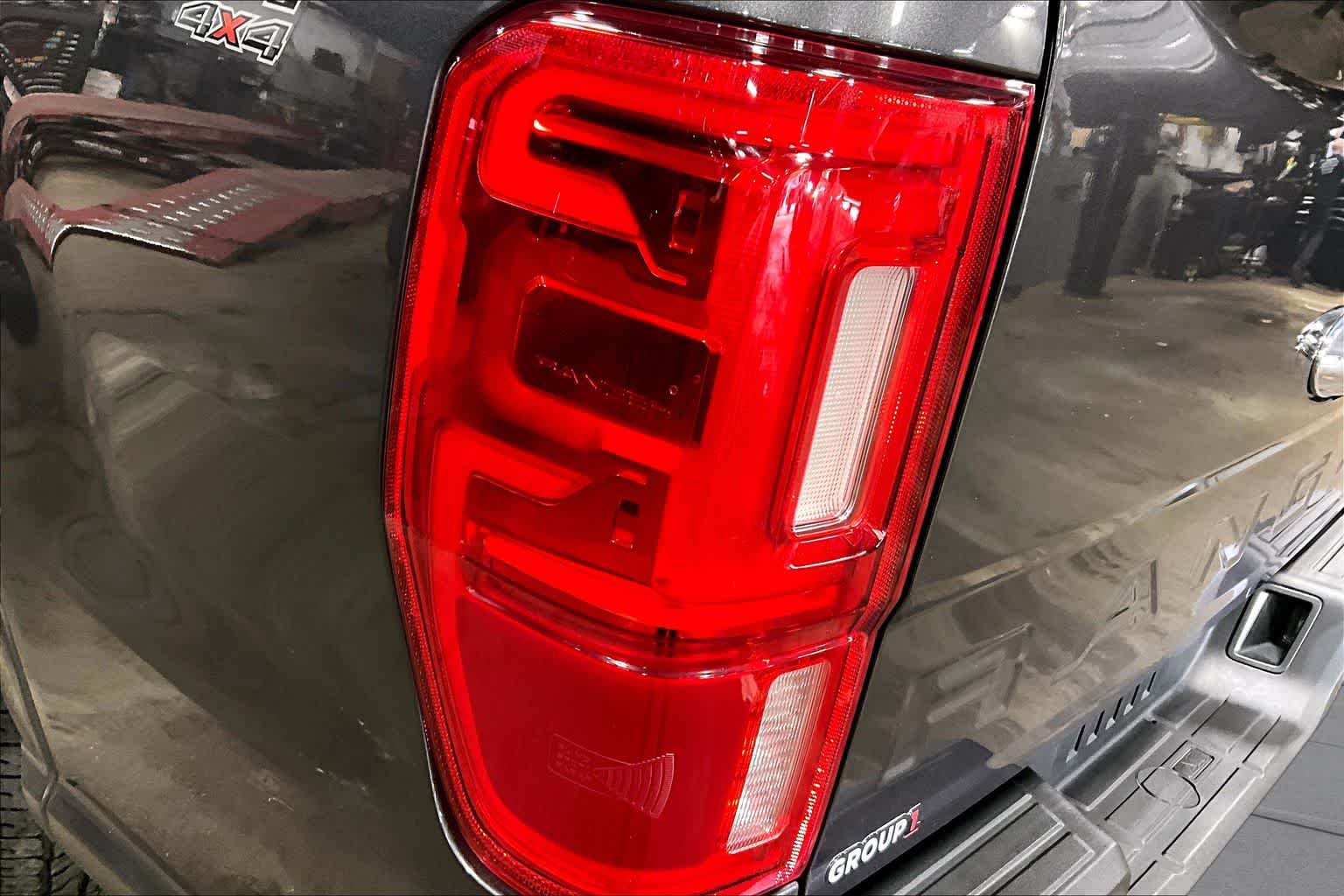 Used 2019 Magnetic Metallic Ford LARIAT image 26