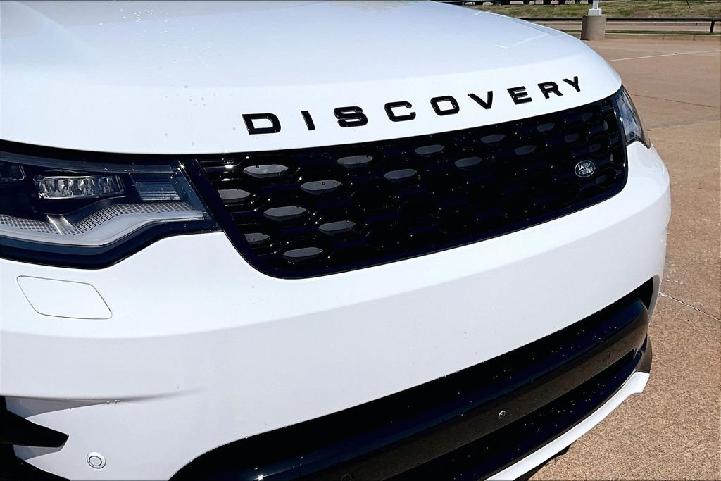 Used 2025 White Land Rover Dynamic SE image 30