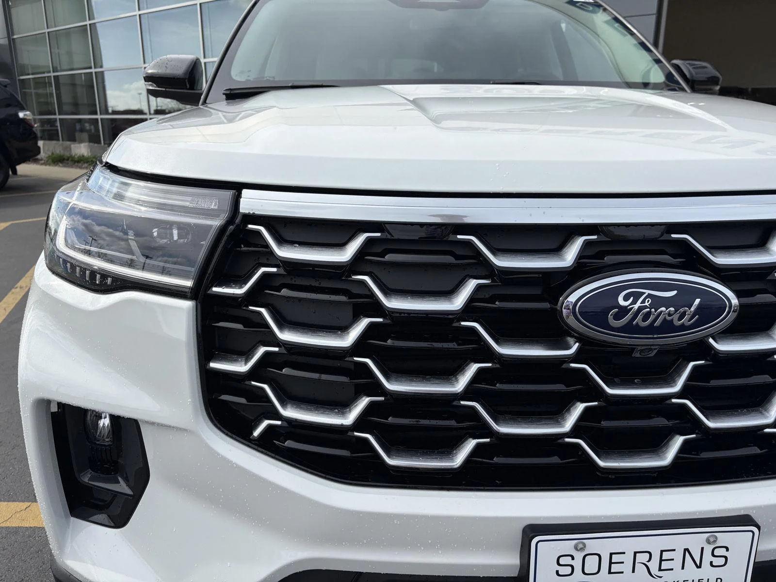 New 2026 Star White Metallic Tri-Coat Ford Platinum™ image 26