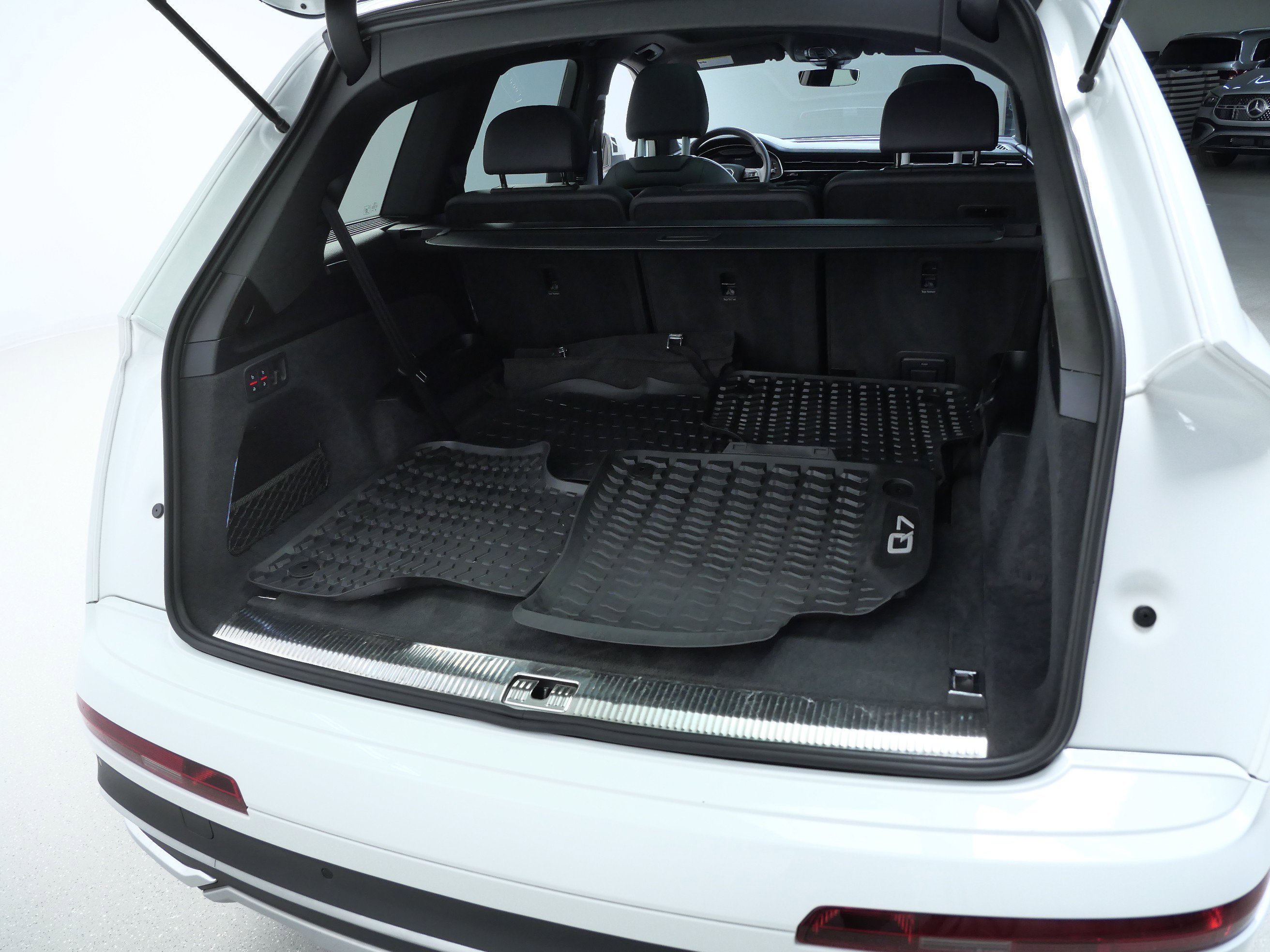 Used 2023 CARRARA WHITE Audi Premium Plus image 7