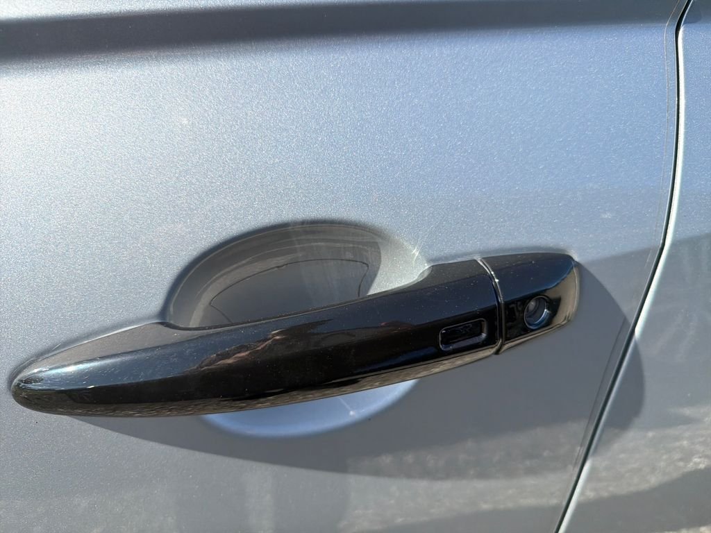 Used 2022 Brilliant Silver Metallic Nissan 2.5 SV image 9