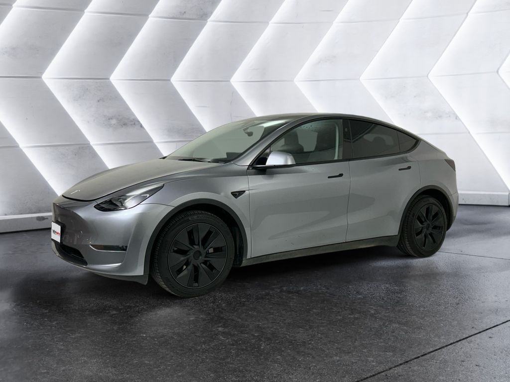 Used 2025  Tesla Long Range image 3