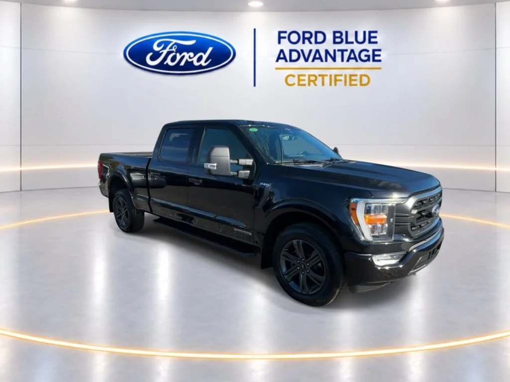 Certified Used 2023 Agate Black Metallic Ford XLT image 3