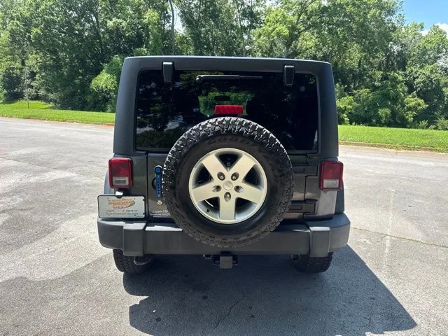 Used 2014 Gray Jeep Unlimited Sport image 6