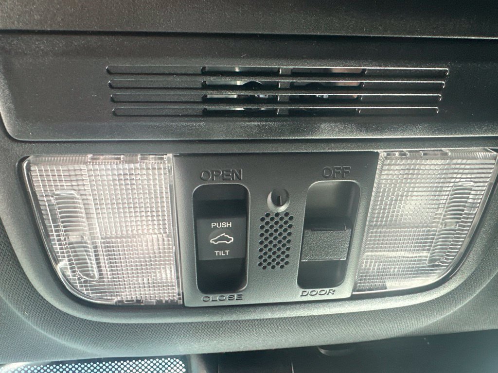 Used 2020  Honda Si image 23