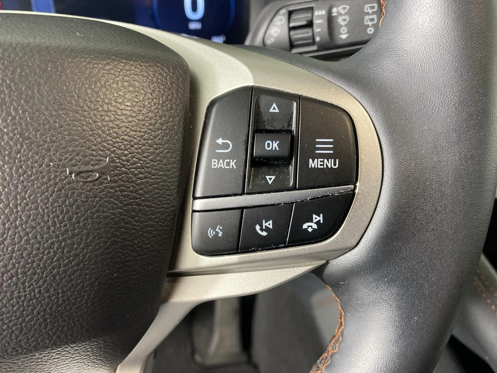 Used 2025 Agate Black Metallic Ford Active image 19