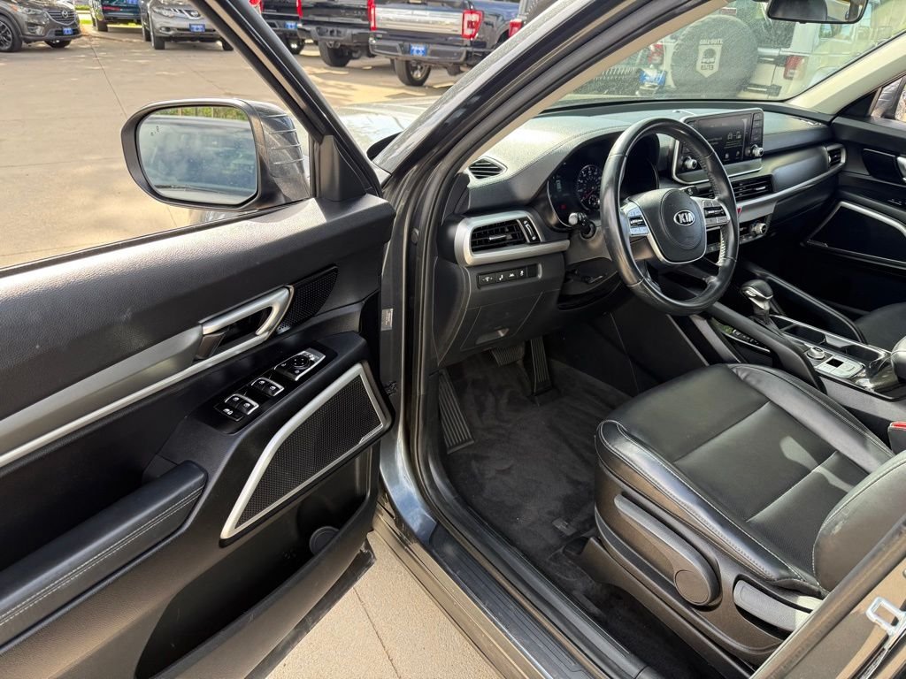 Used 2020 Grey Kia LX image 11