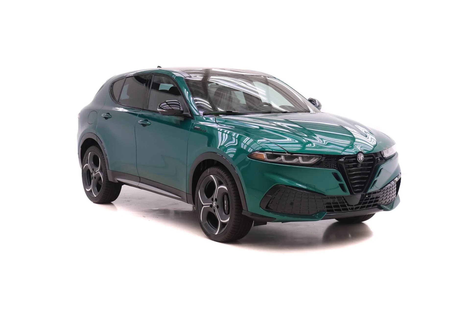 New 2026 Verde (Green) Fangio Metallic Exterior Paint Alfa Romeo Sport Speciale image 2