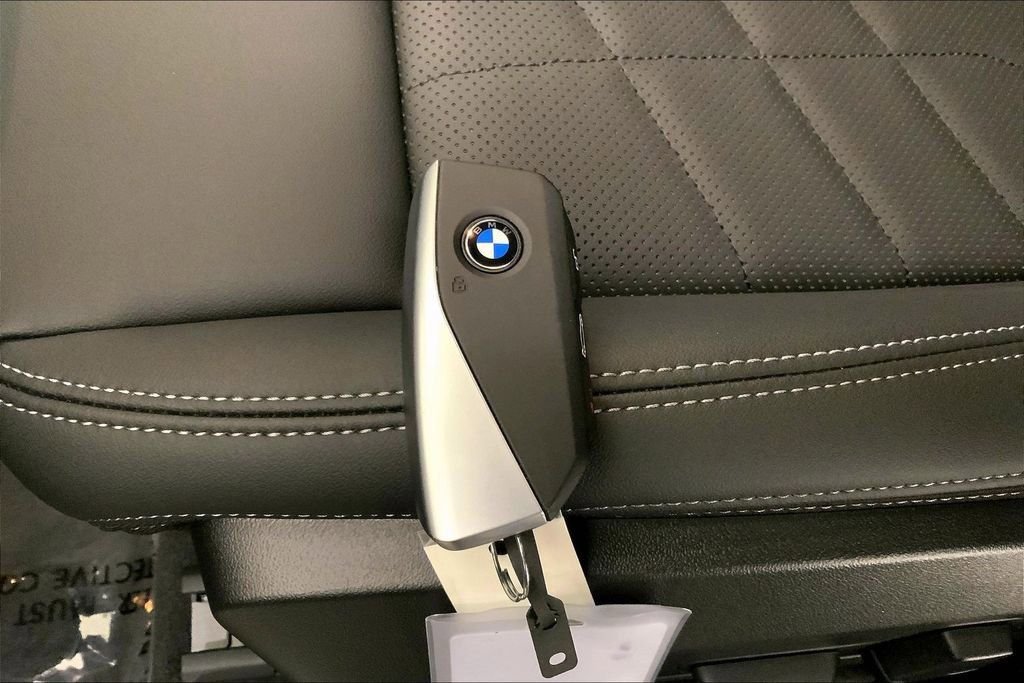 Used 2026 Storm Bay Metallic BMW xDrive28i image 21