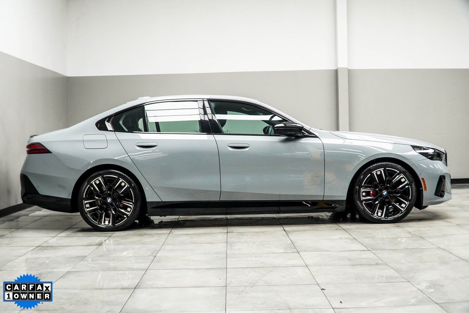 Used 2025 Gray BMW M60 image 7