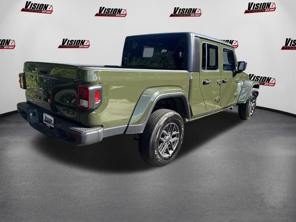 Used 2024 Green Jeep Sport S image 5