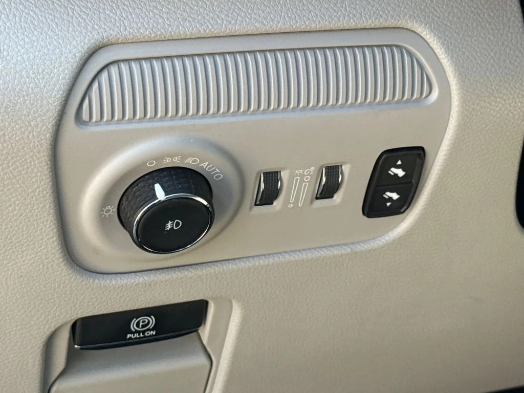 Used 2022 Black Jeep Series I image 23