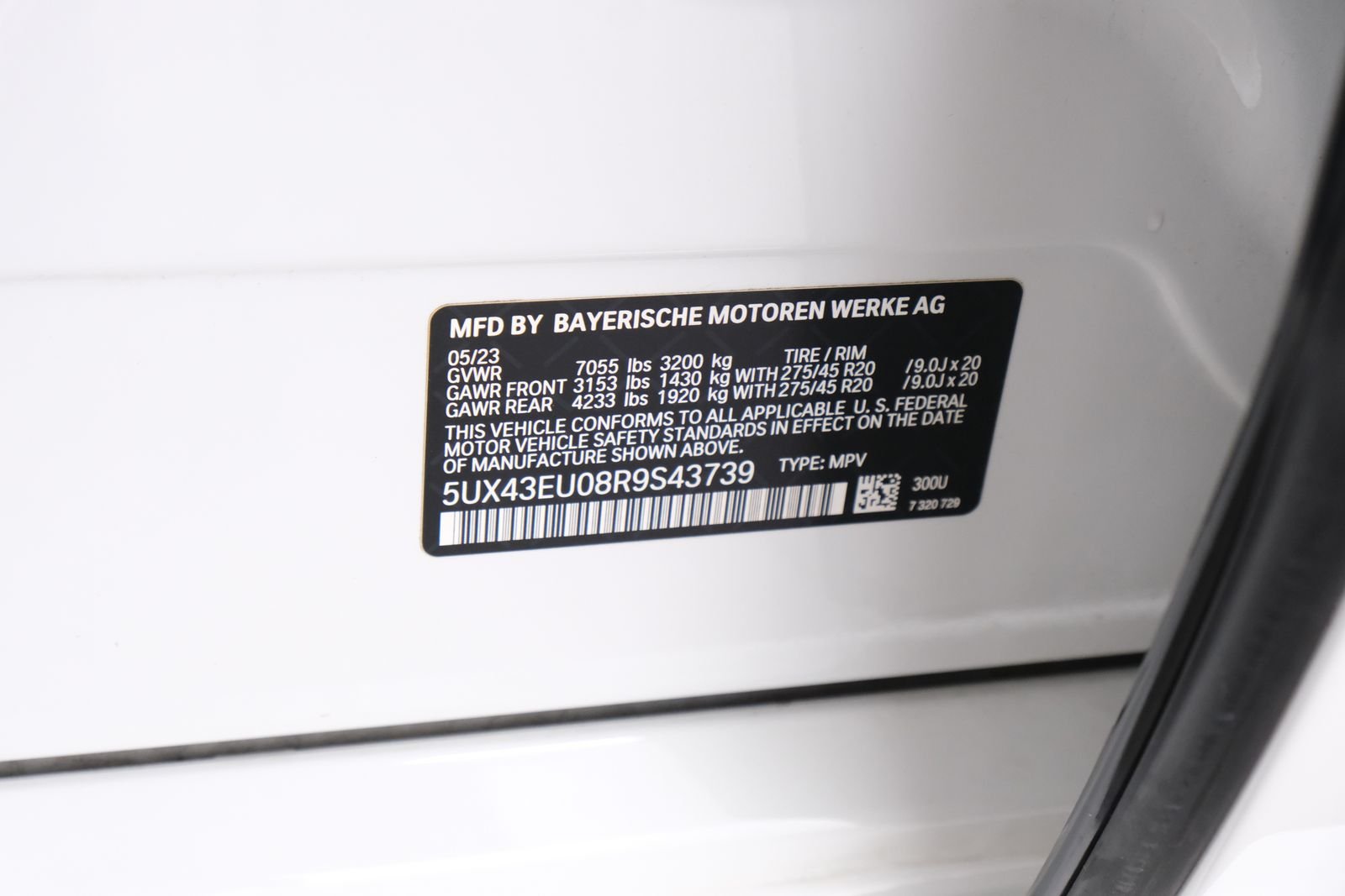 Used 2024 Alpine White BMW xDrive50e image 31