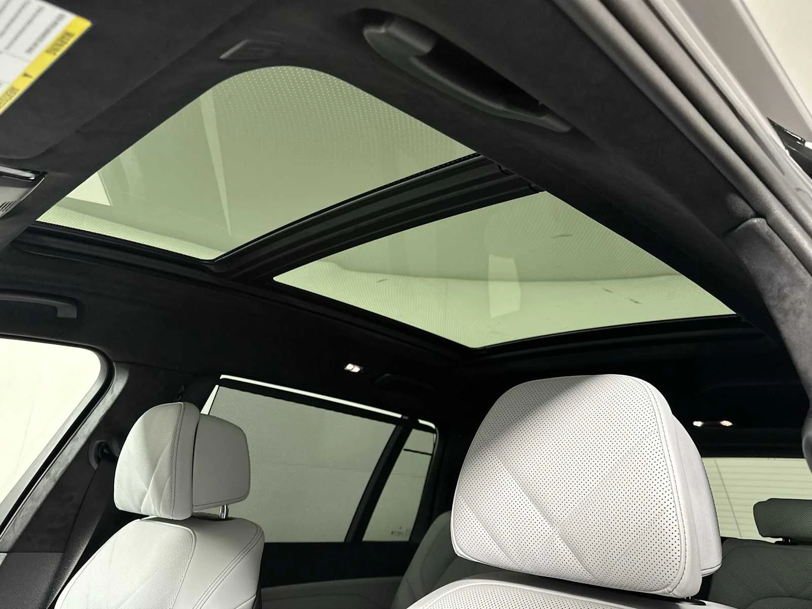 New 2026 Dravit Grey Metallic BMW xDrive40i image 18
