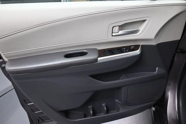 Used 2022 Gray Toyota XLE image 24