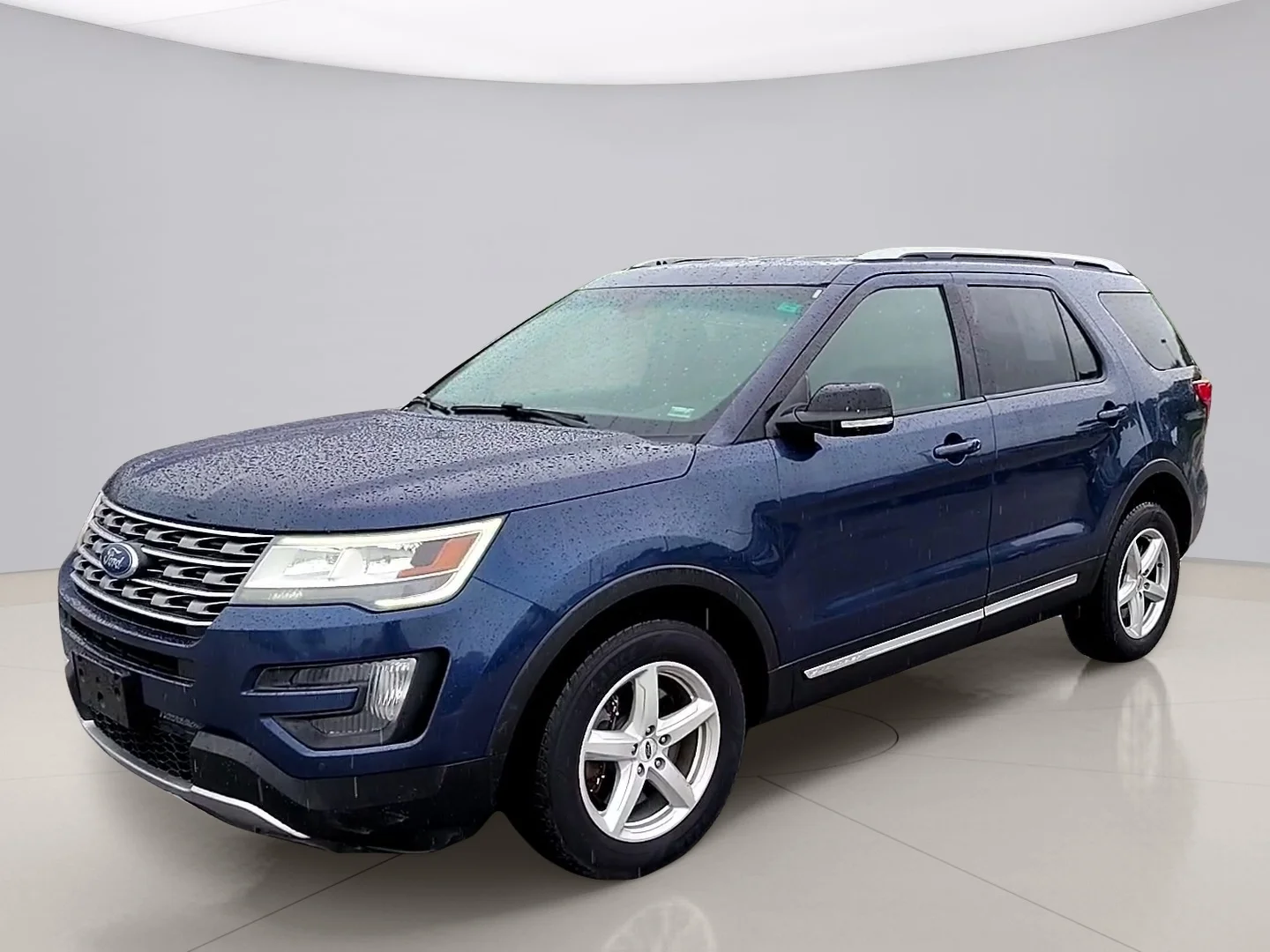 Used 2016 Blue Ford LIMITED image 1