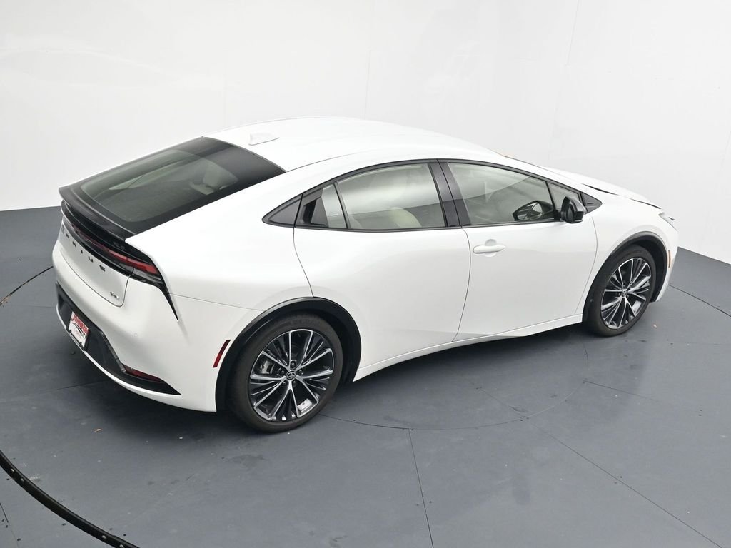 Used 2024 Beige Toyota XLE image 31